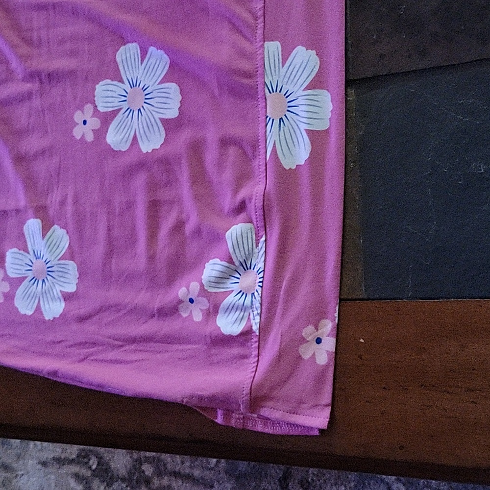 Size large bright pink with large white flowers long tunic tank top - Picture 2 of 2